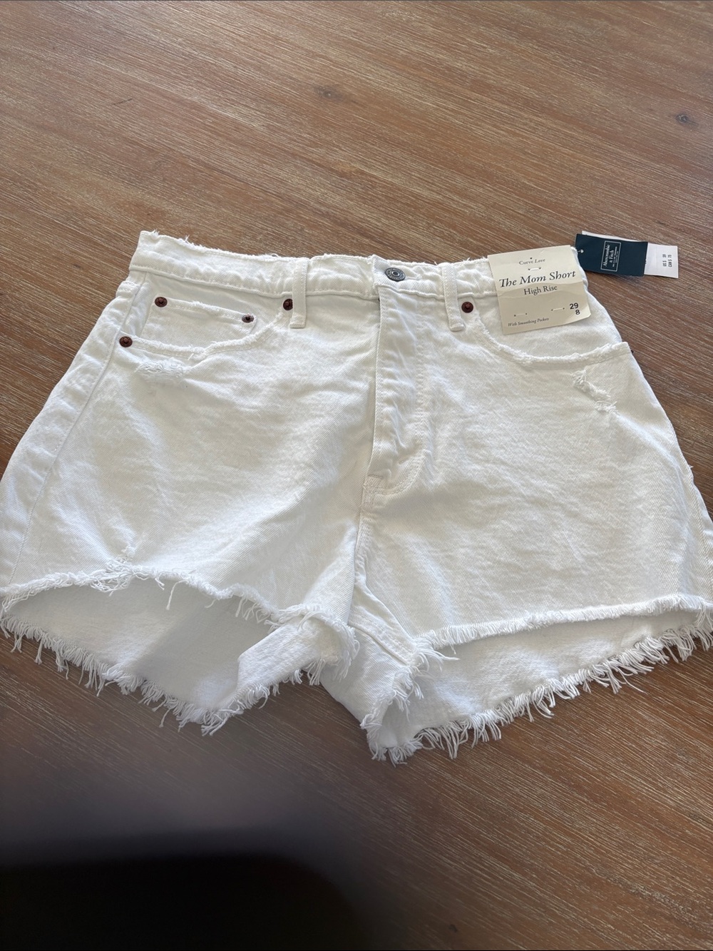 NWT Abercrombie & Fitch High-Rise White Denim Mom Shorts Size 29 8-